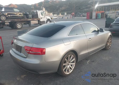 2011 Audi A5 2.0T Premium из США, поврежденный, VIN WAULFAFR2BA069757